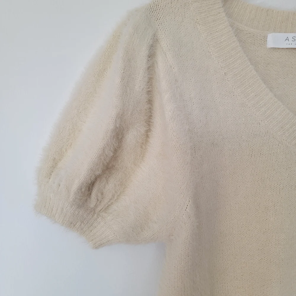 ASTR Prepy Fisherman Fuzzy Puff Sleeves Cream Top Size Large